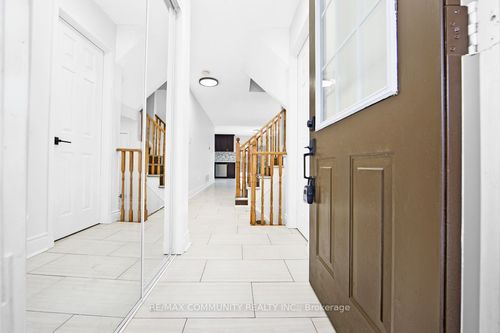 1049 Kennedy Cir, Milton, ON, L9T5S5 | Card Image