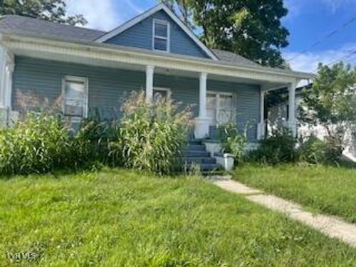 915 Sayers St, Marion, VA, 24354-4125 | Card Image