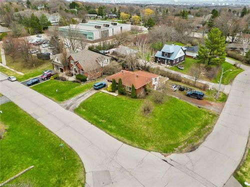13 Mcdonald Court, Waterdown, ON, L9H7G1 | Card Image
