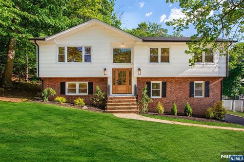 13 Arverne Rd, West Orange, NJ, 07052-2601 | Card Image