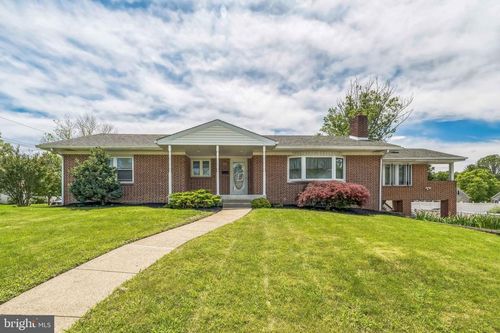 1143 Villanova Ave, SWARTHMORE, PA, 19081-2143 | Card Image