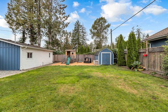 12033 261 St, House other with 4 bedrooms, 3 bathrooms and 8 parking in Maple Ridge BC | Image 24