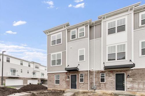 1493 Blaine St, Des Plaines, IL, 60018-3082 | Card Image