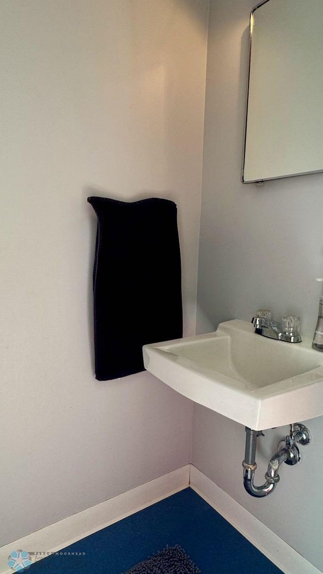 (27) Half Bath on Main.jpeg | Image 27
