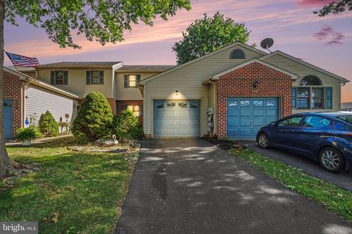 2094 Acorn Dr, LEBANON, PA, 17042-5786 | Card Image