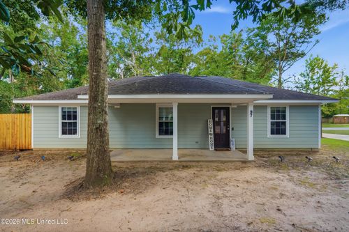 97 Meadow St, Lucedale, MS, 39452-6046 | Card Image