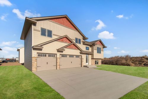 2125 Eagle St, Rush City, MN, 55069-5047 | Card Image