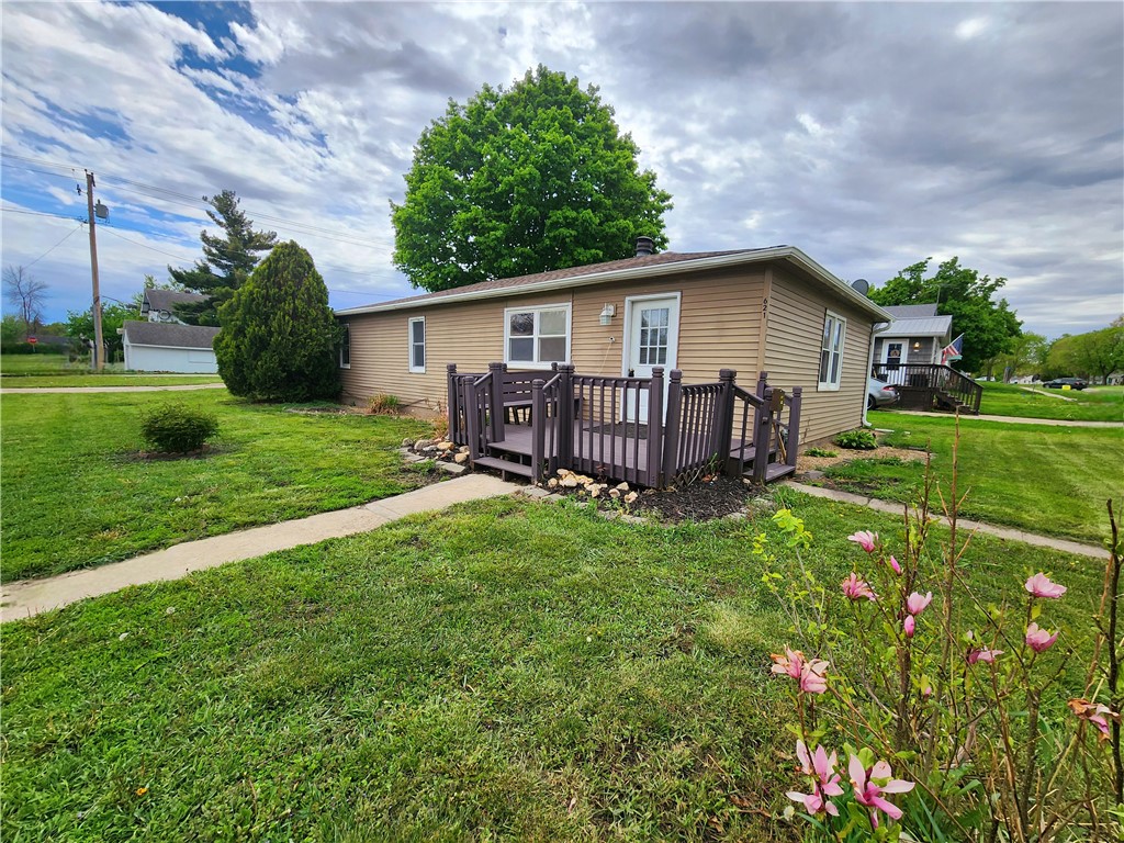 Warford St, Perry, IA 50220