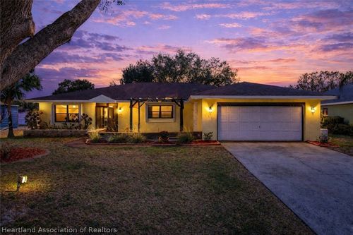 111 Murray Ct, Lake Placid, FL, 33852-9747 | Card Image