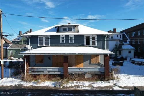 608 Queen Ct Nw, Canton, OH, 44703-2545 | Card Image