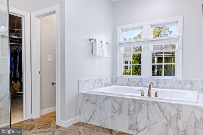 43021 Falls Overlook Ct, House other with 5 bedrooms, 6 bathrooms and null parking in LEESBURG VA | Image 42