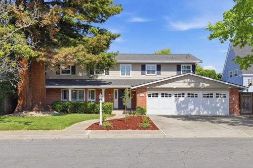 2725 Fairbrook Dr, Mountain View, CA, 94040-4459 | Card Image