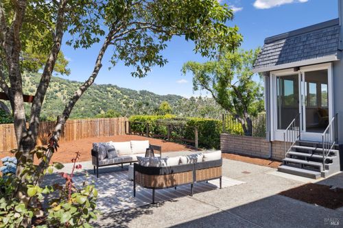 447 Cedar Hill Dr, San Rafael, CA, 94903-1703 | Card Image