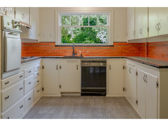 92216 Whiskey Rd, House other with 6 bedrooms, 3 bathrooms and 2 parking in Warrenton OR | Image 20