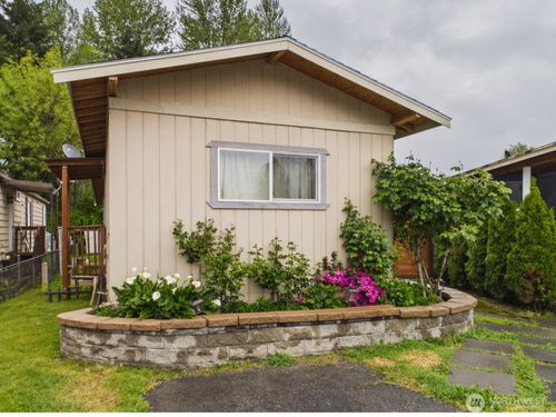 27-827 Valley Highway S, Kent, WA, 98032 | Card Image