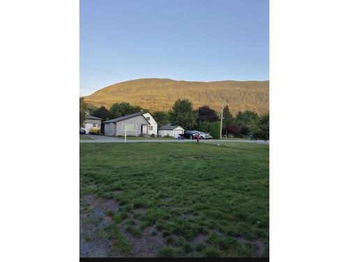y-street-yarrow-4469 Community Street, Chilliwack, BC, V2R5C9 | Card Image