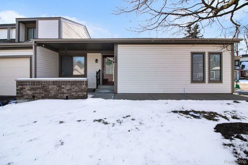 114 Conda Ln, Oxford, MI, 48371-4622 | Card Image