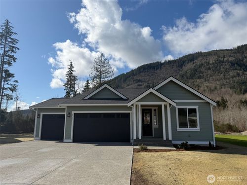 8143 Peaceful Valley Ct, Maple Falls, WA, 98266-7017 | Card Image