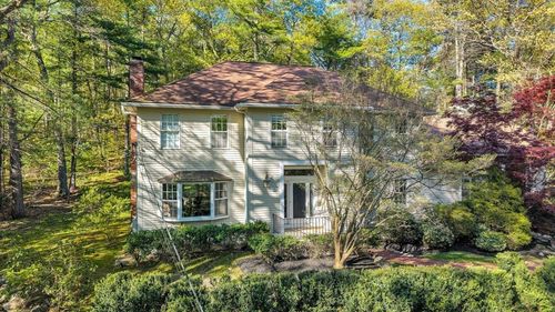 20 Old Rd, Weston, MA, 02493-1618 | Card Image