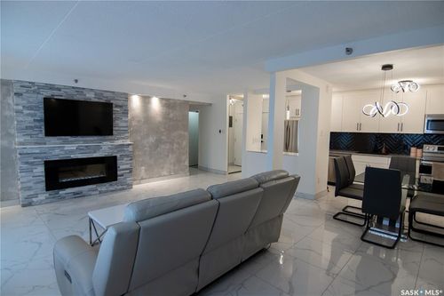 221-4045 Rae Street, Regina, SK, S4S6Y8 | Card Image