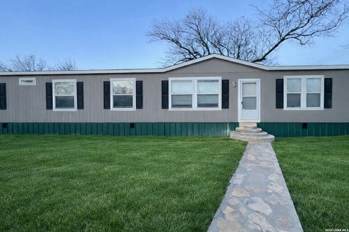 312 E Thomas St, Brackettville, TX, 78832-5527 | Card Image