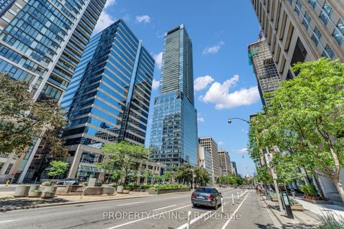 3002-488 University Ave, Toronto, ON, M5G0C1 | Card Image