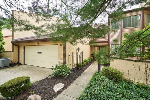 1799 Brookwood Dr, Akron, OH, 44313-5070 | Card Image