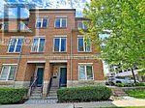 17 Suncrest Blvd, Thornhill, ON, L3T7Y4 | Card Image
