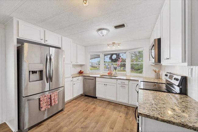 Kitchen | Image 12