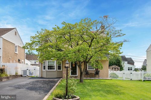 2118 6th Ave, MORTON, PA, 19070-1327 | Card Image