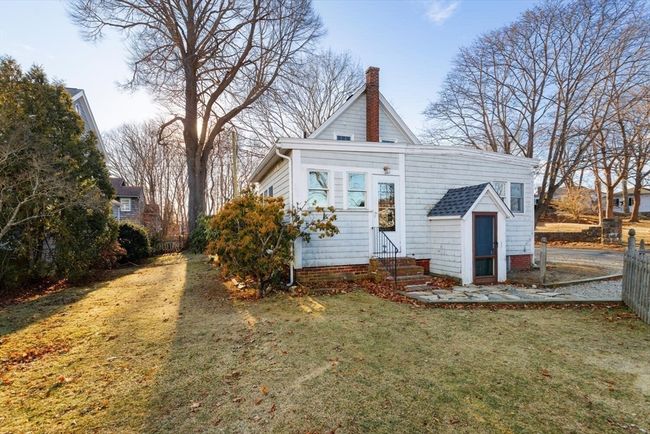 97 Mount Pleasant Ave, House other with 2 bedrooms, 2 bathrooms and 3 parking in Gloucester MA | Image 25