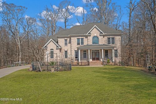 137 Castle Ct, Washington, NC, 27889-9785 | Card Image