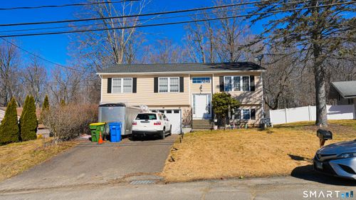 76 Hickory Hill Dr, Waterbury, CT, 06708-3910 | Card Image