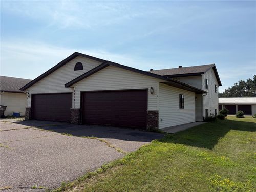 apt-4-2813 Edgewood Dr, Menomonie, WI, 54751-5725 | Card Image