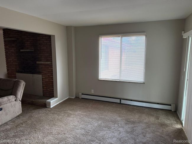 1095 Cora Dr, House other with 3 bedrooms, 2 bathrooms and null parking in Flint MI | Image 17
