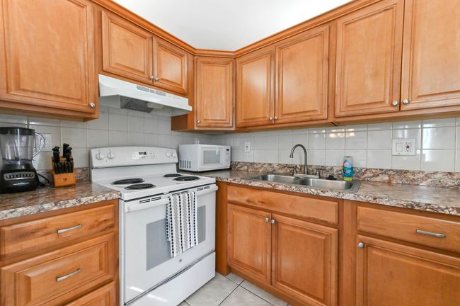 498 Normandy K, Condo with 2 bedrooms, 2 bathrooms and null parking in Delray Beach FL | Image 10