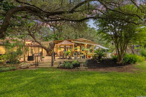 9477 Windwood Dr, Boerne, TX, 78006-5304 | Card Image