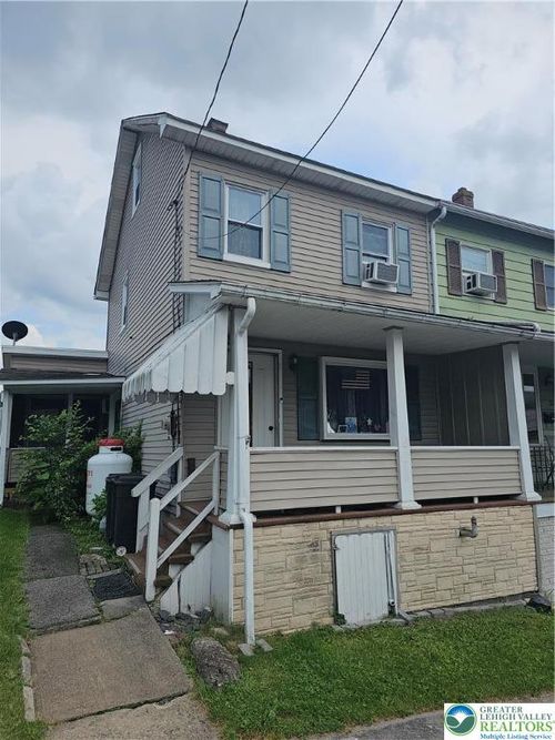 30 W Ridge St, Coaldale, PA, 18218-1130 | Card Image