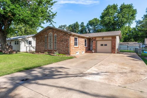 608 W 7th St, Haysville, KS, 67060-1538 | Card Image