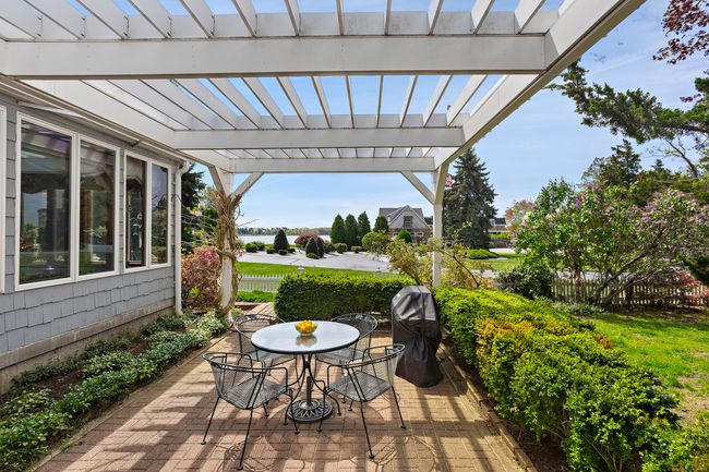 Stunning year-round views of South Cove | Image 6