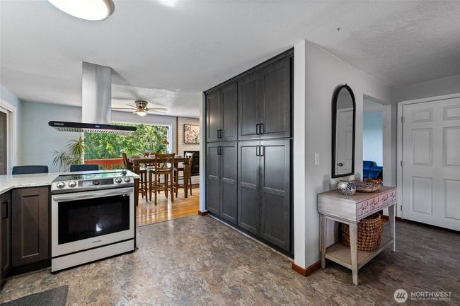 1015 Sequalish St, House other with 5 bedrooms, 3 bathrooms and 2 parking in Steilacoom WA | Image 4