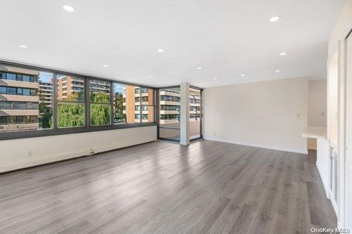4b-166-31 9th Ave, Beechhurst, NY, 11357 | Card Image