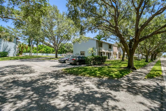 APT-11 - 410 N Cypress Dr, Townhouse with 2 bedrooms, 2 bathrooms and null parking in Tequesta FL | Image 38