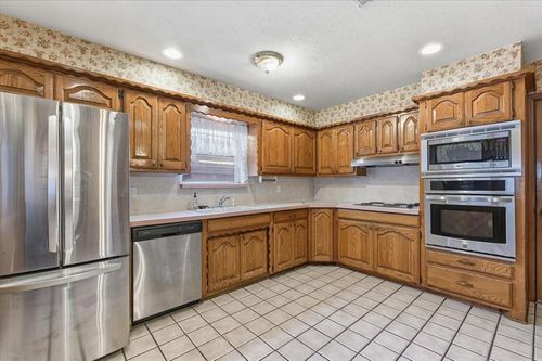9509 Georgia Ave, The Village, OK, 73120-4048 | Card Image