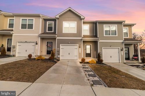 20 Dumsford St, FALLING WATERS, WV, 25419-4663 | Card Image