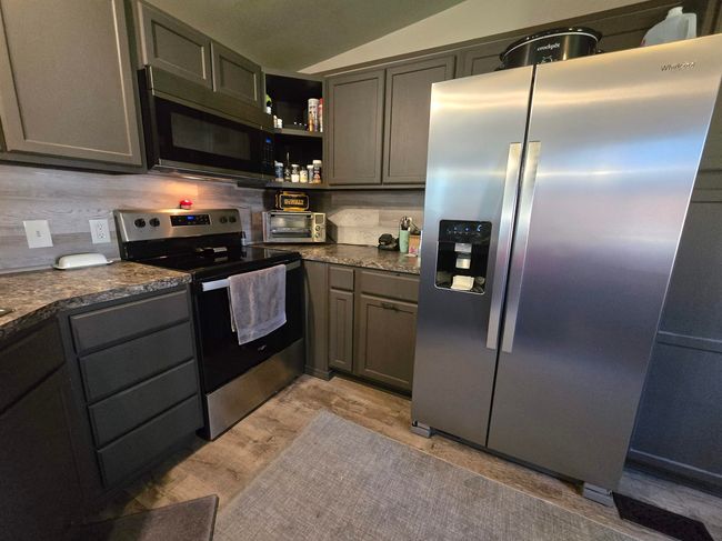 35312 N Newport Hwy, House other with 3 bedrooms, 2 bathrooms and null parking in Chattaroy WA | Image 4