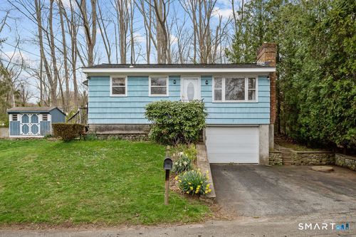 7 Myrtle Rd, Griswold, CT, 06351-3528 | Card Image