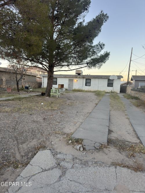 108 Jefferson St, Anthony, TX, 79821-7216 | Card Image