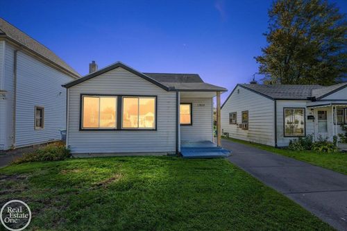 13824 Hobart Ave, Warren, MI, 48089-2743 | Card Image