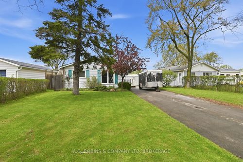 29 Lanark Cres, St Catharines, ON, L2M6E1 | Card Image